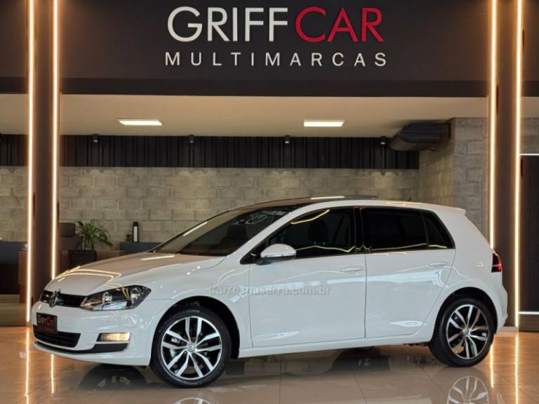 VOLKSWAGEN - GOLF - 2017/2017 - Branca - R$ 109.900,00
