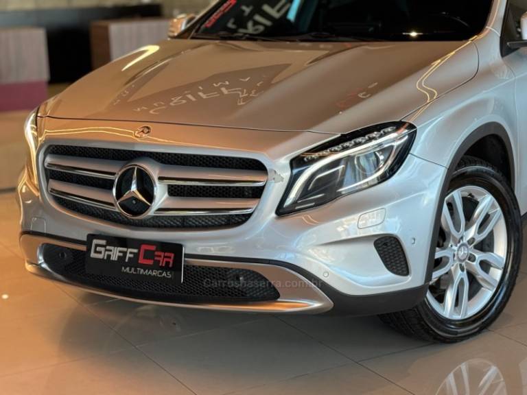 MERCEDES-BENZ - GLA 200 - 2014/2015 - Prata - R$ 89.900,00