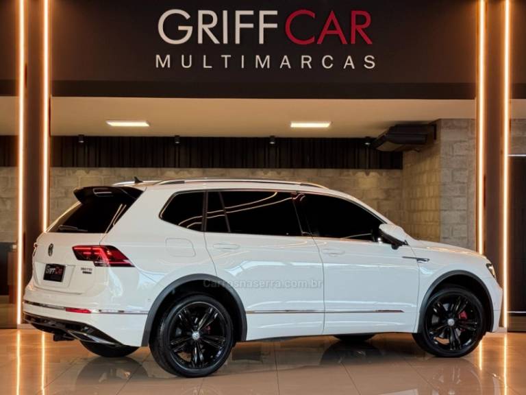 VOLKSWAGEN - TIGUAN - 2020/2020 - Branca - R$ 179.900,00