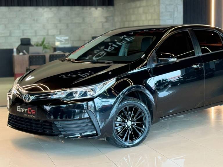 TOYOTA - COROLLA - 2018/2019 - Preta - R$ 91.900,00