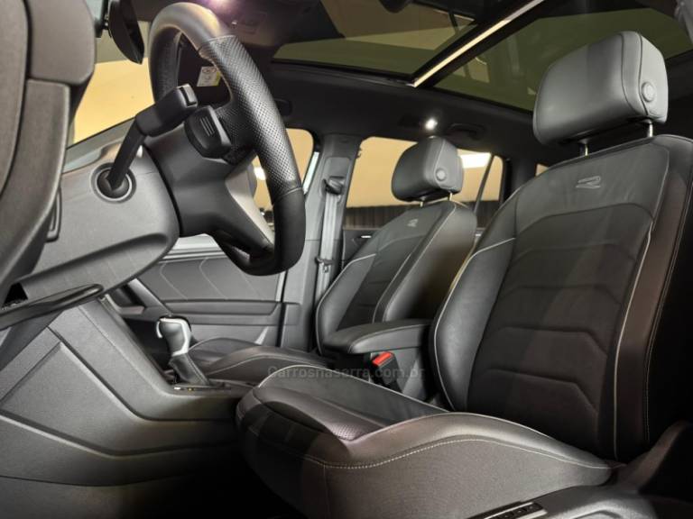 VOLKSWAGEN - TIGUAN - 2024/2024 - Preta - R$ 246.900,00