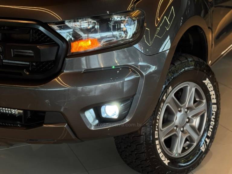 FORD - RANGER - 2021/2022 - Cinza - R$ 164.900,00