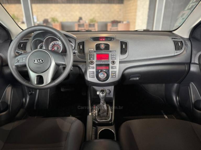 KIA MOTORS - CERATO - 2011/2011 - Vinho - R$ 49.900,00