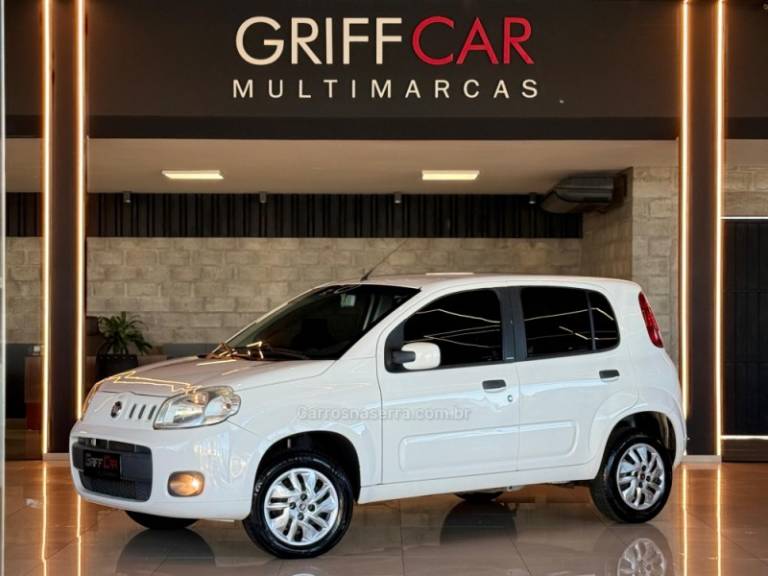 FIAT - UNO - 2014/2015 - Branca - R$ 35.900,00