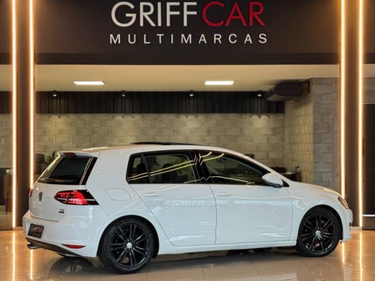 VOLKSWAGEN - GOLF - 2013/2014 - Branca - R$ 88.900,00