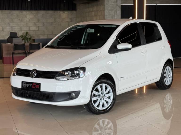 VOLKSWAGEN - FOX - 2013/2014 - Branca - R$ 41.900,00