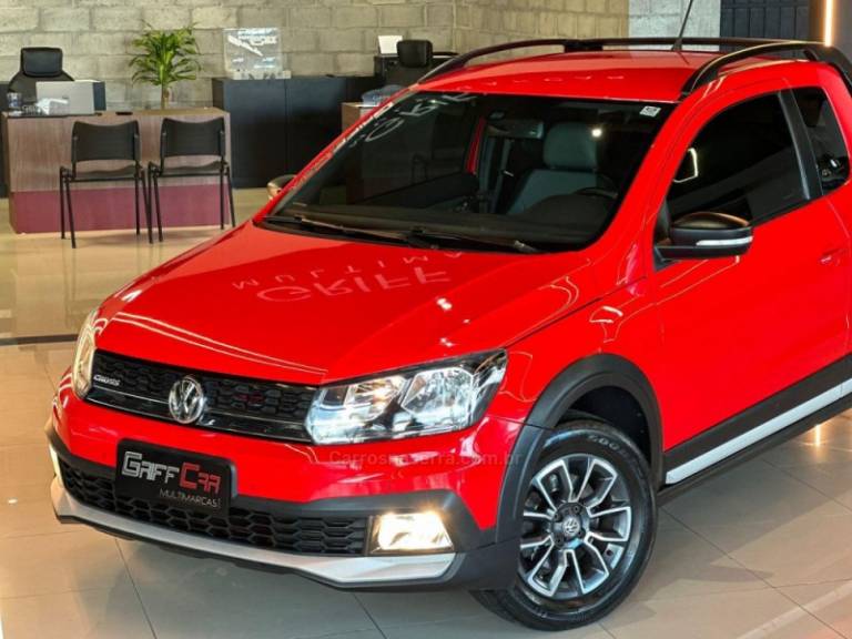 VOLKSWAGEN - SAVEIRO - 2017/2018 - Vermelha - R$ 81.900,00