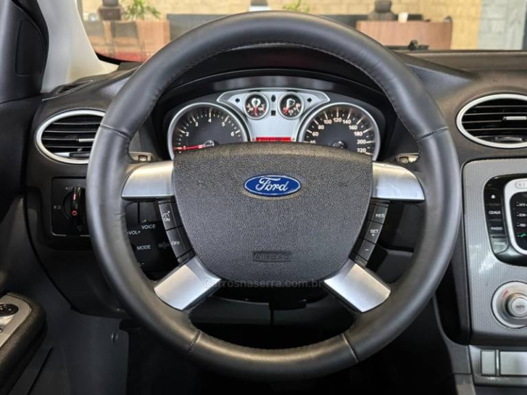 FORD - FOCUS - 2009/2009 - Preta - R$ 44.900,00