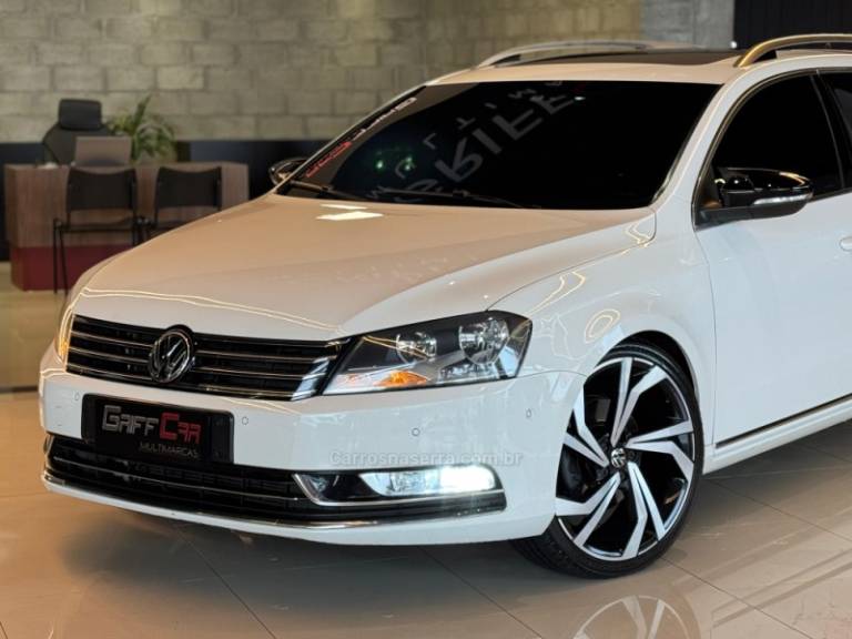 VOLKSWAGEN - PASSAT - 2013/2014 - Branca - R$ 89.900,00