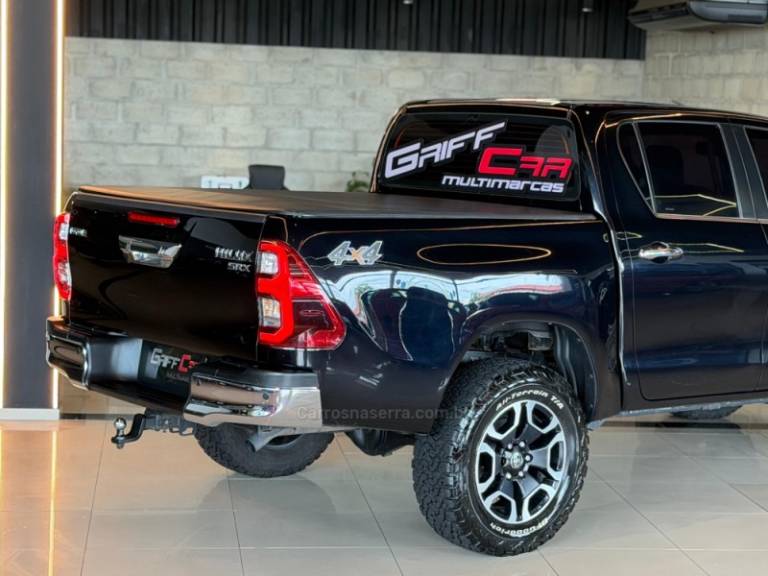 TOYOTA - HILUX - 2020/2021 - Preta - R$ 249.900,00