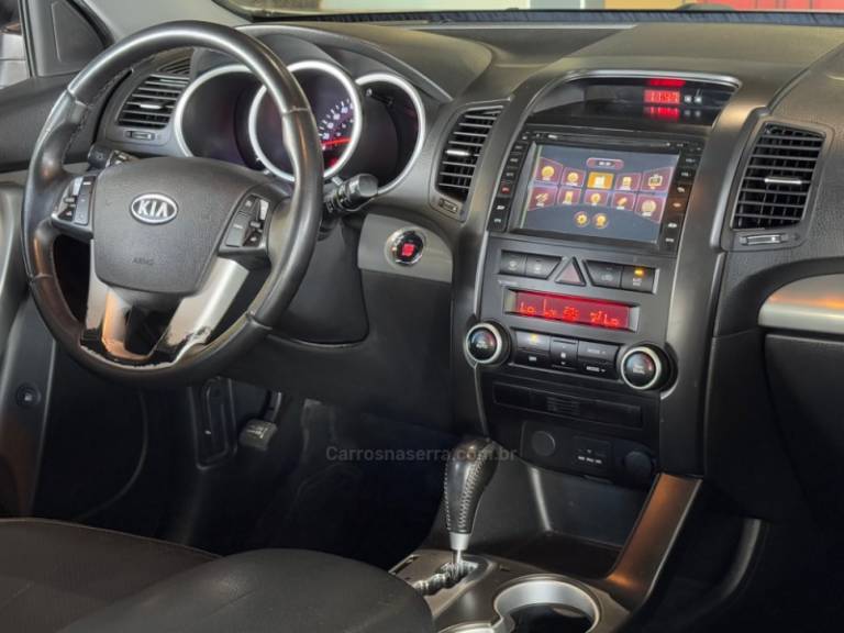 KIA MOTORS - SORENTO - 2010/2011 - Prata - R$ 54.900,00