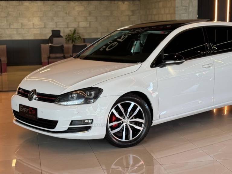 VOLKSWAGEN - GOLF - 2014/2014 - Branca - R$ 89.900,00