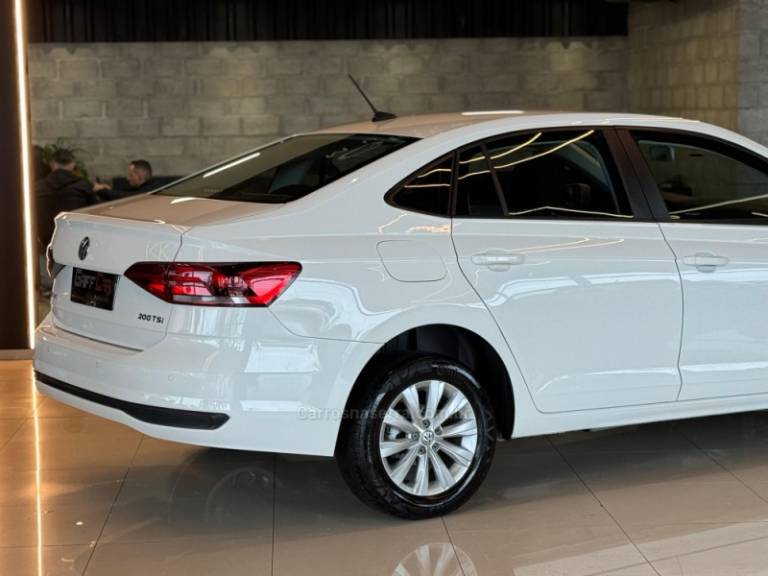 VOLKSWAGEN - VIRTUS - 2021/2022 - Branca - R$ 91.900,00