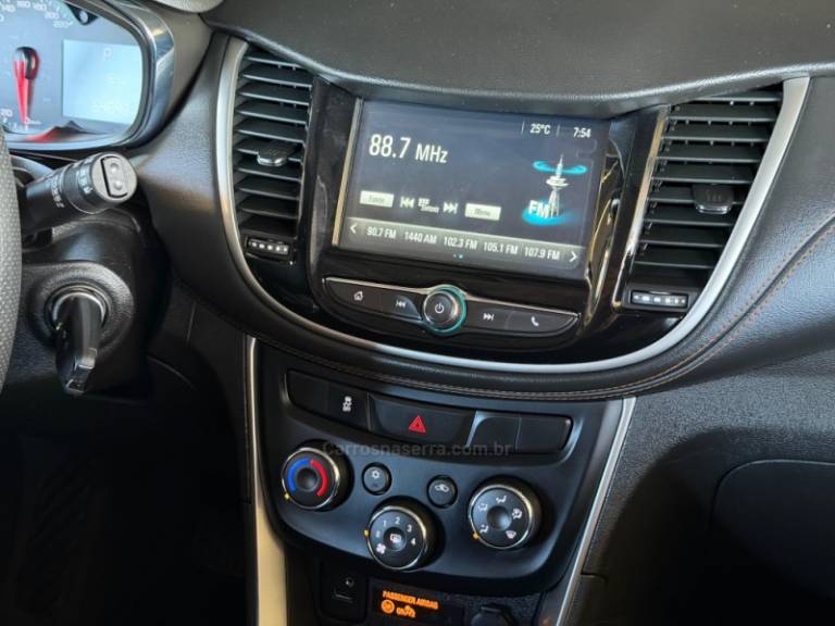 CHEVROLET - TRACKER - 2019/2019 - Prata - R$ 82.900,00