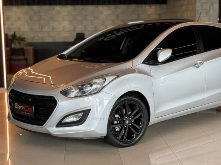 HYUNDAI - I30 - 2015/2016 - Prata - R$ 67.900,00