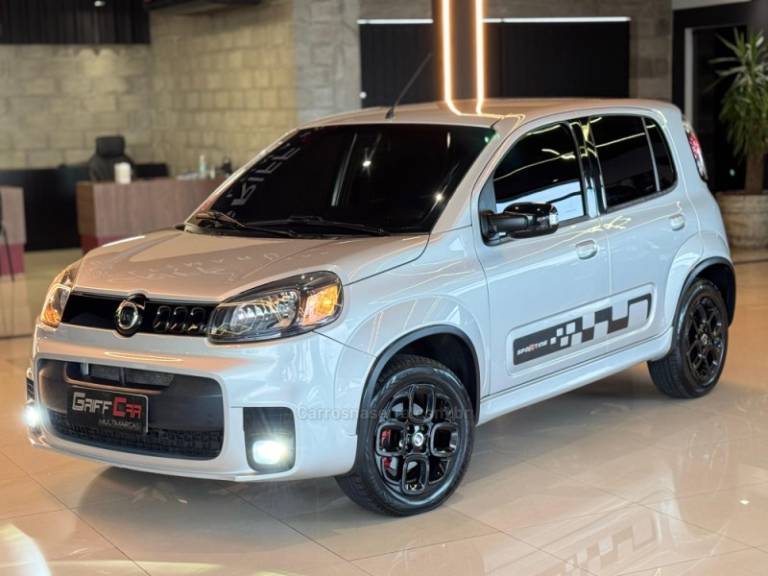 FIAT - UNO - 2014/2015 - Prata - R$ 44.900,00