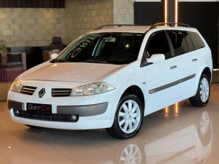 RENAULT - MÉGANE - 2010/2011 - Branca - R$ 35.900,00