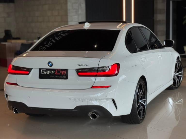 BMW - 320I - 2022/2022 - Branca - R$ 265.900,00