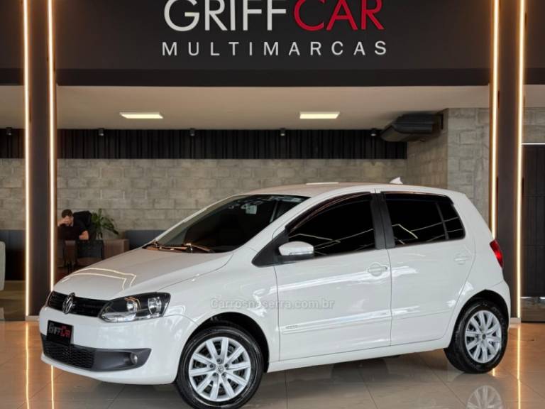 VOLKSWAGEN - FOX - 2013/2014 - Branca - R$ 41.900,00