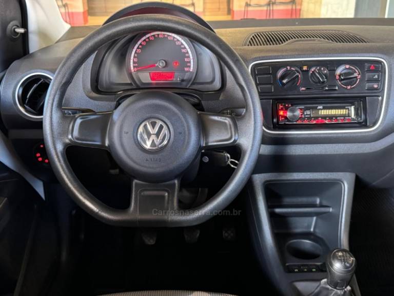 VOLKSWAGEN - UP - 2017/2017 - Branca - R$ 46.900,00