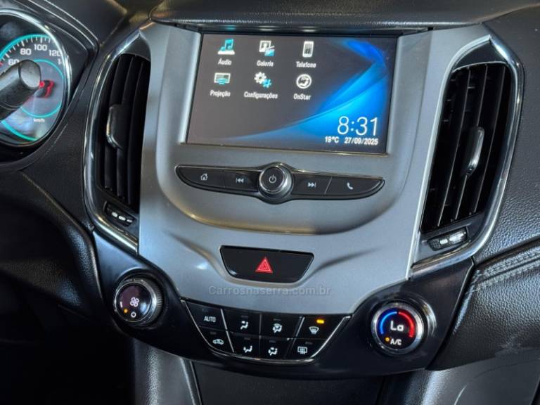 CHEVROLET - CRUZE - 2018/2019 - Prata - R$ 89.900,00