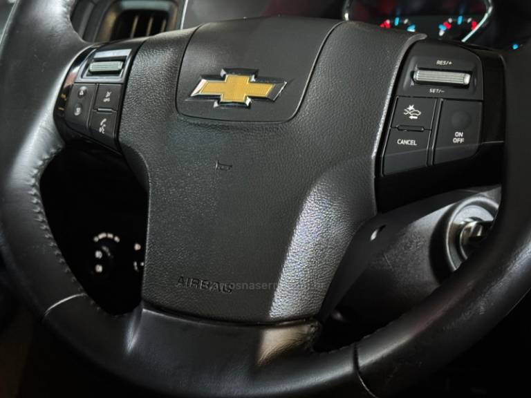 CHEVROLET - S10 - 2021/2022 - Preta - R$ 203.900,00