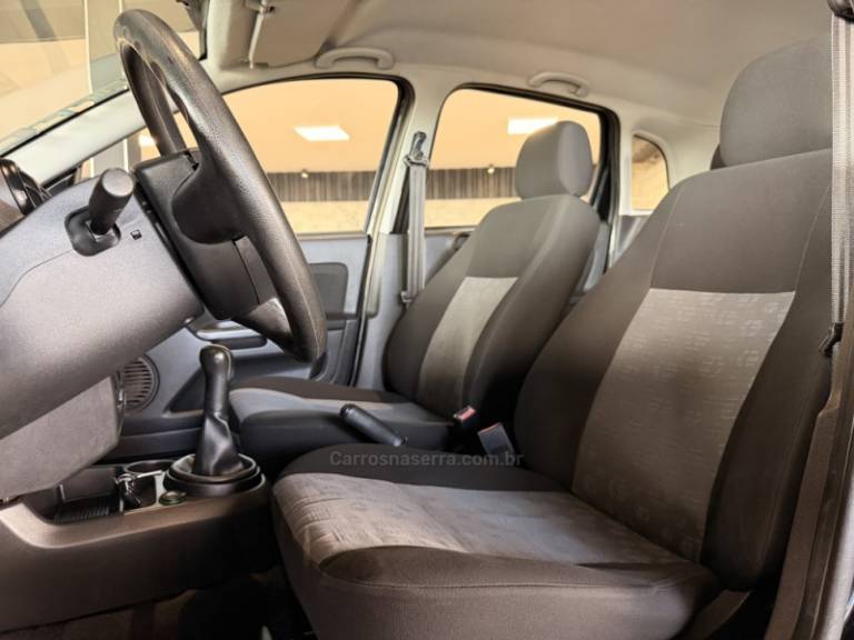 FORD - FIESTA - 2010/2011 - Preta - R$ 28.900,00