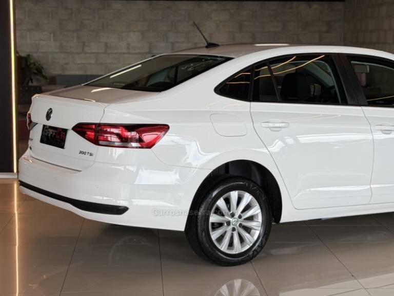 VOLKSWAGEN - VIRTUS - 2021/2022 - Branca - R$ 91.900,00