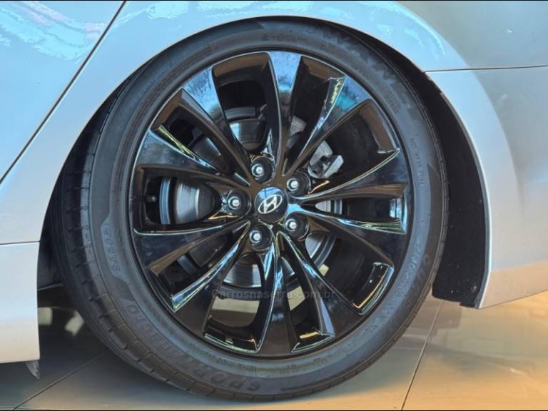 HYUNDAI - AZERA - 2012/2013 - Prata - R$ 83.900,00