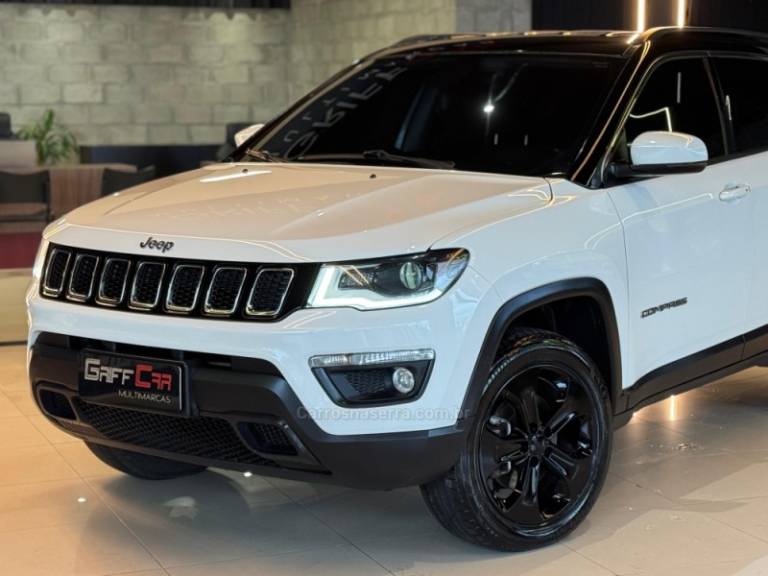 JEEP - COMPASS - 2016/2017 - Branca - R$ 94.900,00