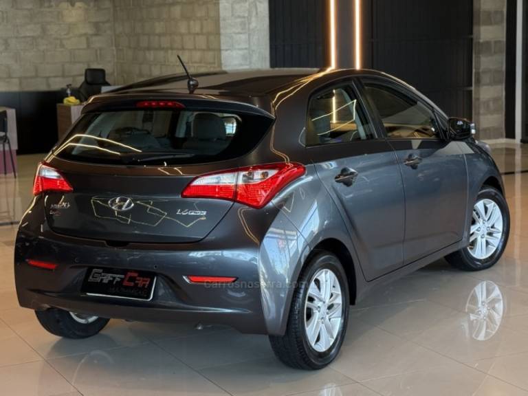 HYUNDAI - HB20 - 2012/2013 - Cinza - R$ 48.900,00