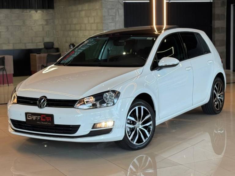 VOLKSWAGEN - GOLF - 2017/2017 - Branca - R$ 109.900,00