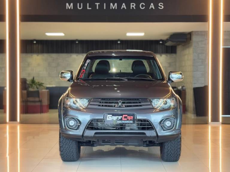 MITSUBISHI - L200 TRITON - 2014/2015 - Cinza - R$ 114.900,00