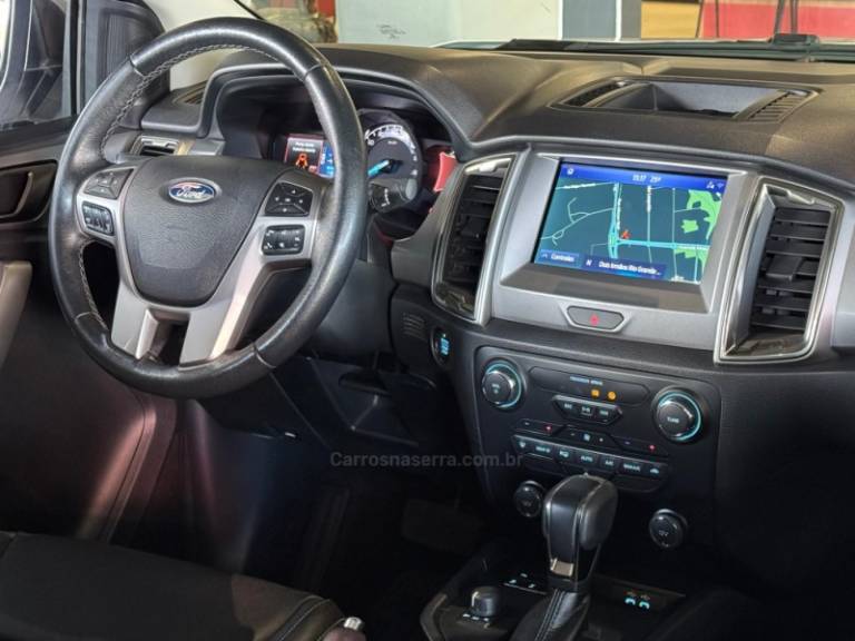 FORD - RANGER - 2021/2022 - Branca - R$ 199.900,00