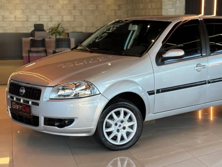 FIAT - PALIO - 2007/2008 - Prata - R$ 32.900,00