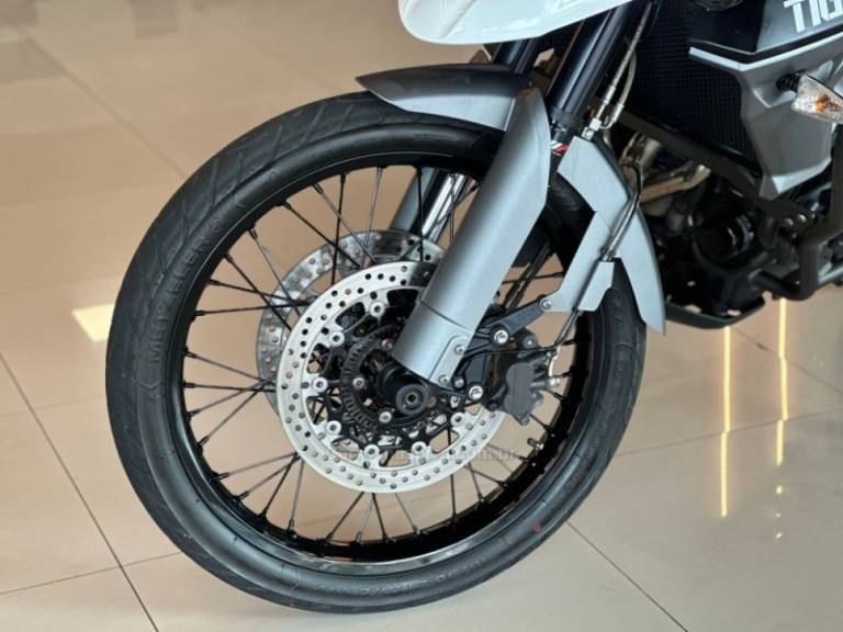 TRIUMPH - TIGER 800XC - 2015/2016 - Branca - R$ 49.900,00