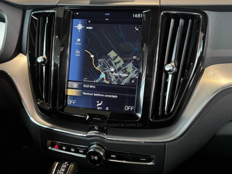 VOLVO - XC60 - 2019/2020 - Preta - R$ 189.900,00