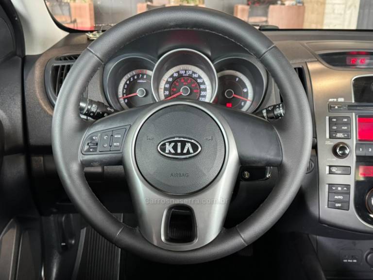 KIA MOTORS - CERATO - 2011/2011 - Vinho - R$ 49.900,00