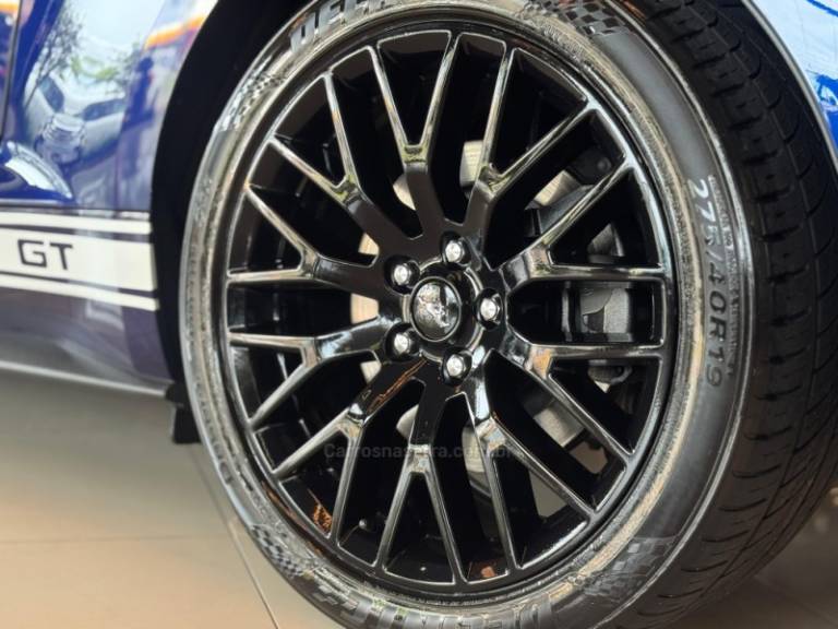 FORD - MUSTANG - 2017/2018 - Azul - R$ 359.900,00