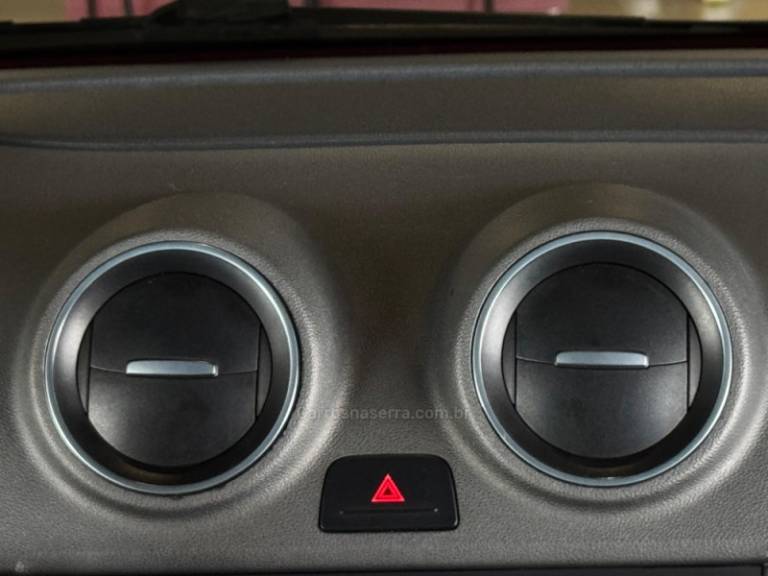 VOLKSWAGEN - SAVEIRO - 2015/2015 - Vermelha - R$ 73.900,00