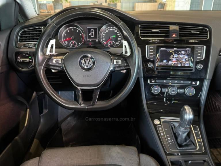 VOLKSWAGEN - GOLF - 2014/2014 - Branca - R$ 89.900,00