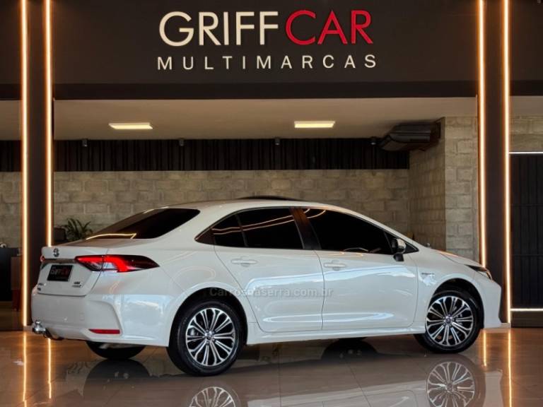 TOYOTA - COROLLA - 2020/2021 - Branca - R$ 139.900,00