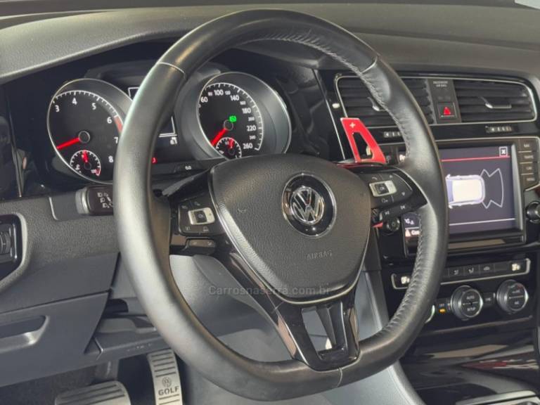 VOLKSWAGEN - GOLF - 2014/2014 - Vermelha - R$ 89.900,00