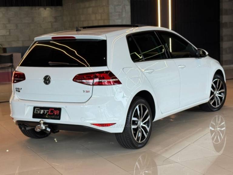 VOLKSWAGEN - GOLF - 2017/2017 - Branca - R$ 109.900,00