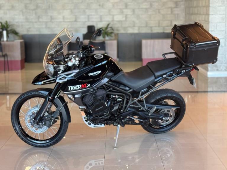 TRIUMPH - TIGER 800 XCX - 2016/2017 - Preta - R$ 49.900,00