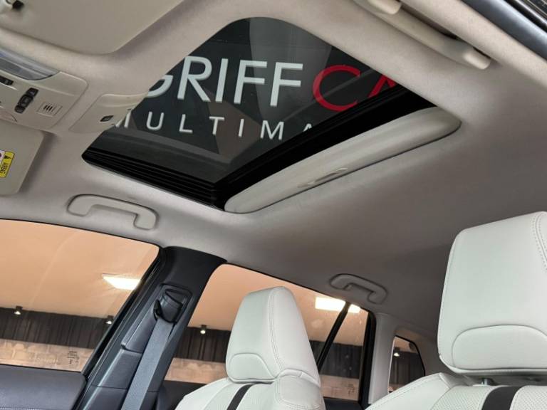 TOYOTA - COROLLA - 2024/2025 - Preta - R$ 205.900,00