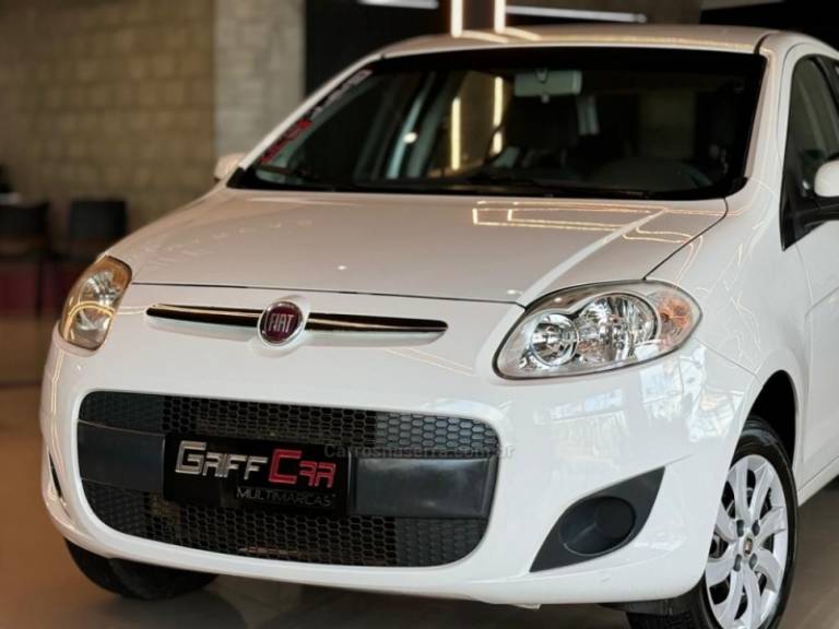 FIAT - PALIO - 2014/2015 - Branca - R$ 39.900,00