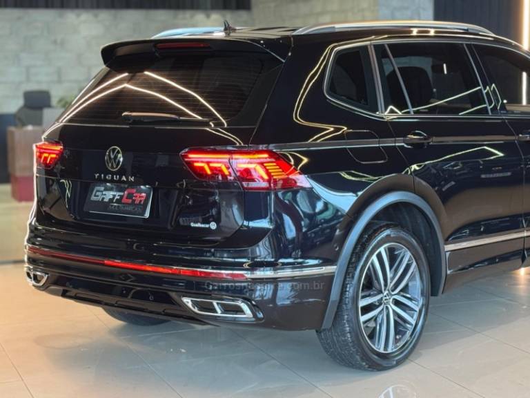 VOLKSWAGEN - TIGUAN - 2024/2024 - Preta - R$ 246.900,00