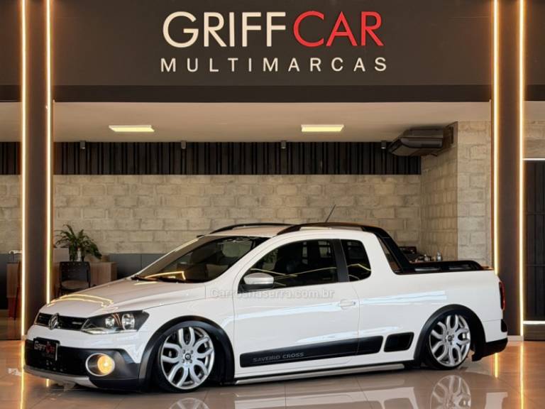 VOLKSWAGEN - SAVEIRO - 2013/2014 - Branca - R$ 71.900,00