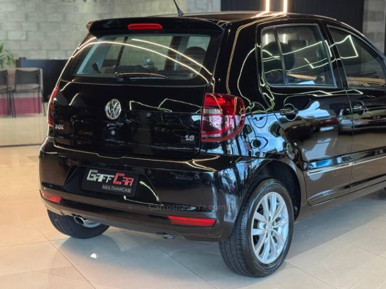 VOLKSWAGEN - FOX - 2013/2013 - Preta - R$ 43.900,00